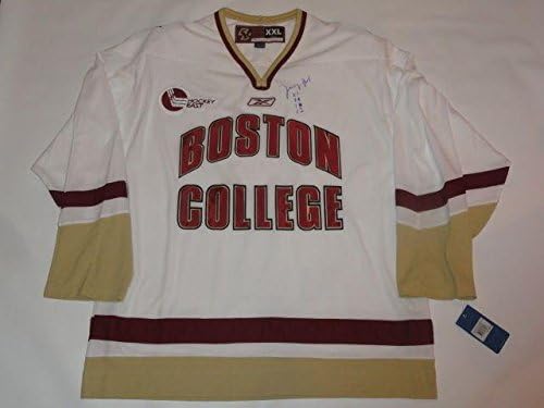 ג'רי יורק חתם על ג'רסי הוקי של מכללת בוסטון בוסטון עם רישיון כתובת - גופיות במכללות עם חתימה