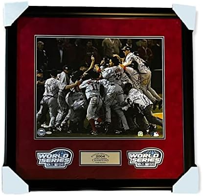 2004 סדרת העולם בוסטון רד סוקס צוות חתום על צילום אוטומטי ממוסגר 28x28 שטיינר - תמונות MLB עם חתימה